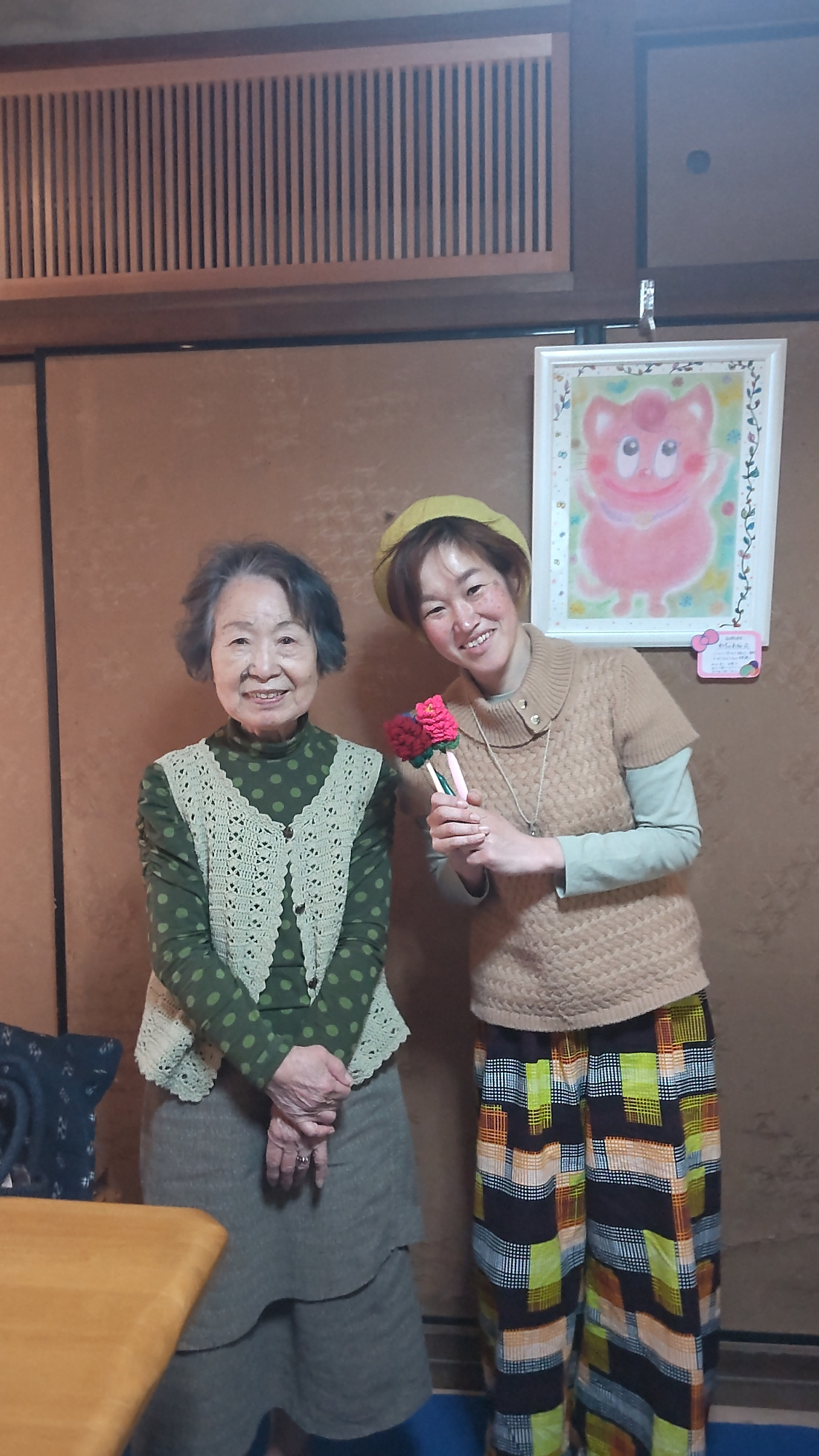 アクリル棒たわし2本ご購入の女性のお客様とりっちおばさん