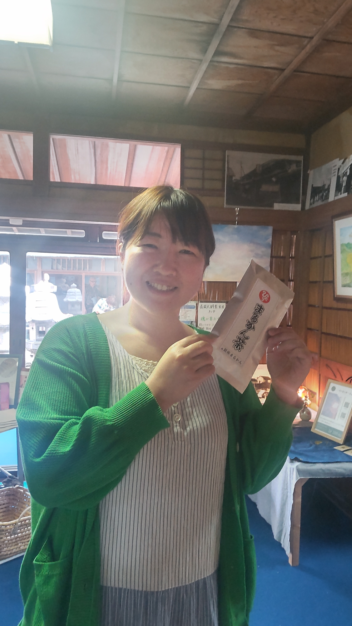 まるかん茶ご購入の女性のお客様